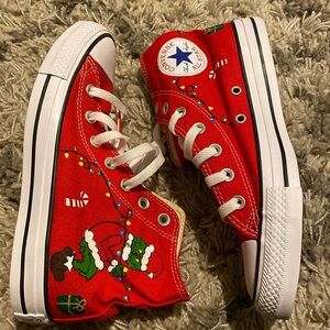 Hand painted grinch converse women’s size 7.5